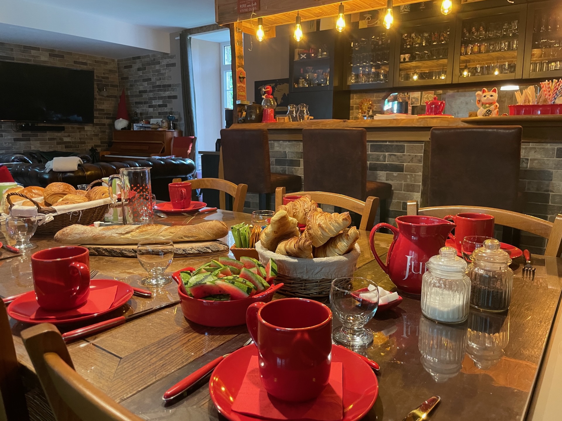 Petit-déjeuner au Manoir de la Grand’Cour