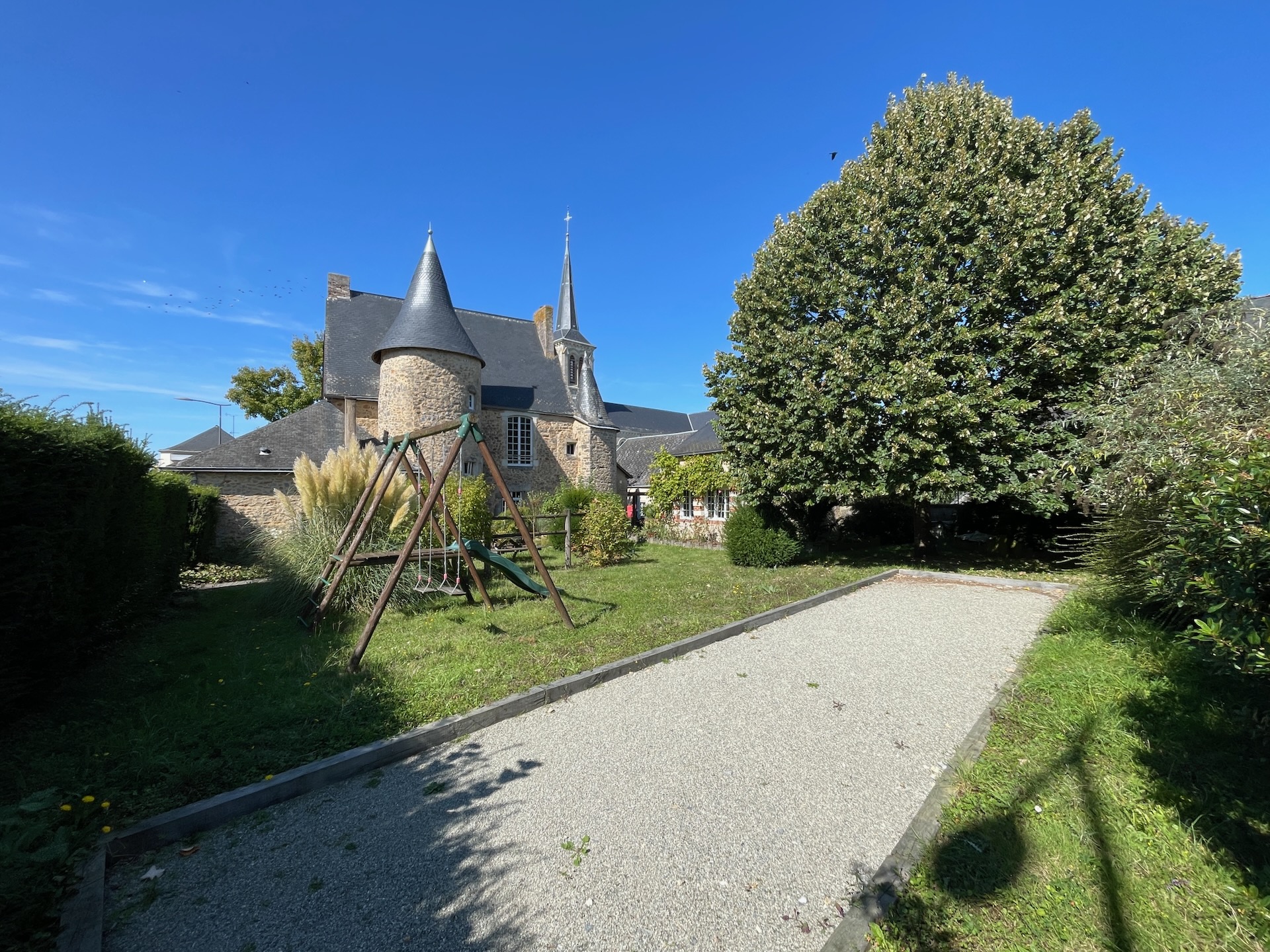 Extérieurs et jardin du Manoir de la Grand’Cour